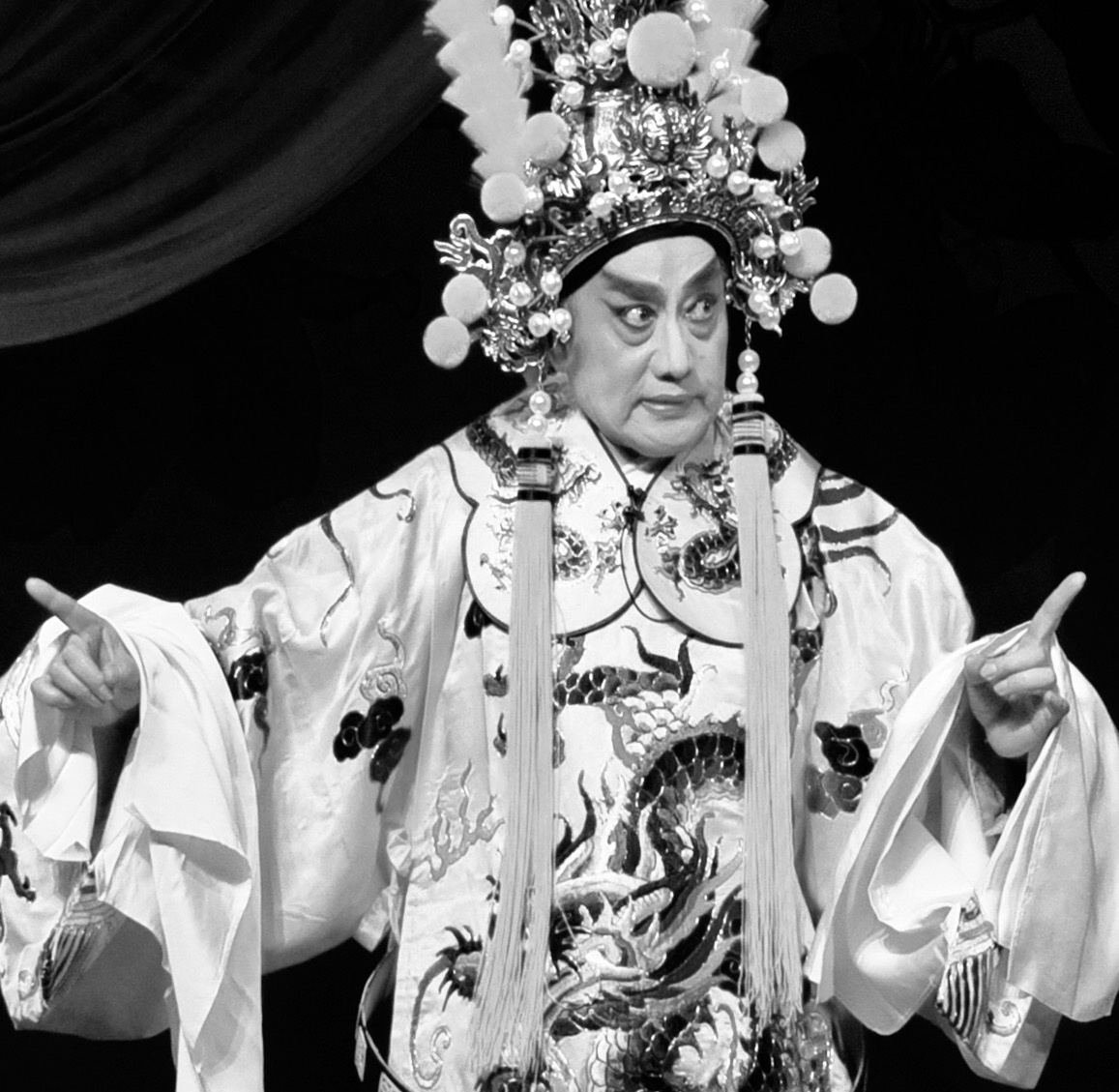 京剧辕门射戟中扮演吕布的是一位近80岁的老人