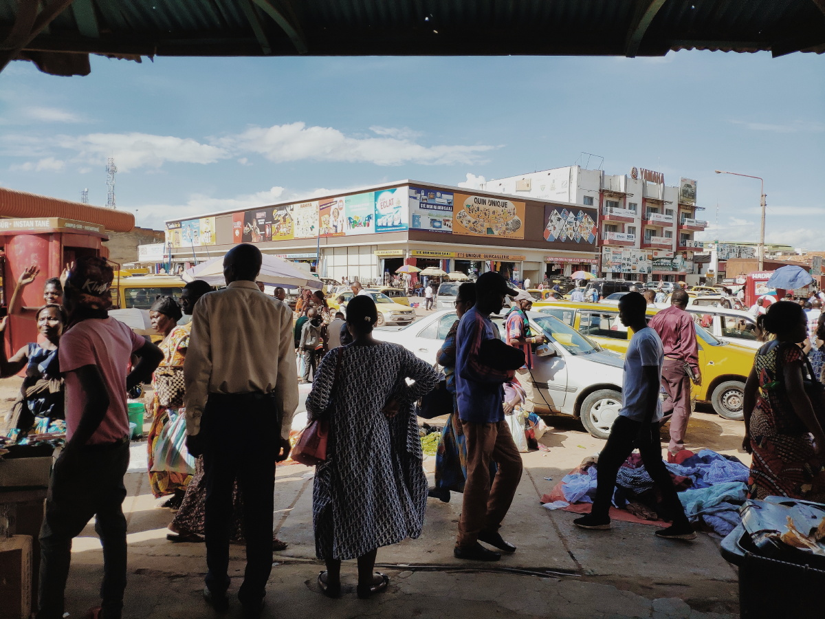 刚果金 卢本巴希市的热闹市场