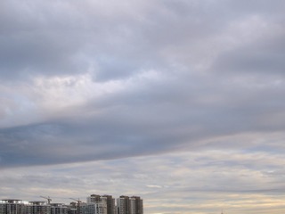 64918