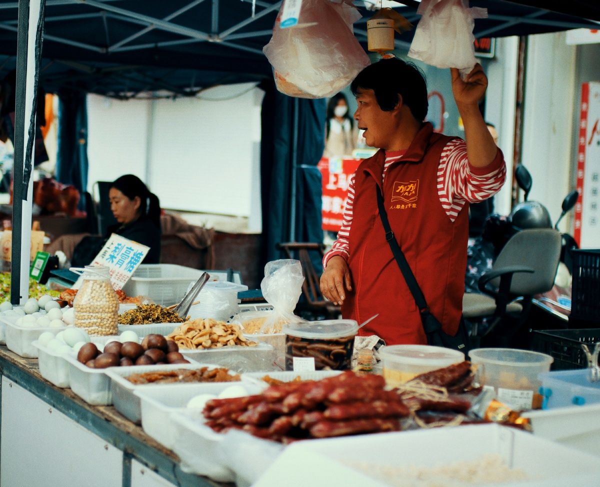 一组农贸市场商贩忙碌时间,市井风