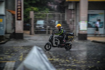 475A0671-F410-440D-88D0-207F11E5E2E5/L0/001