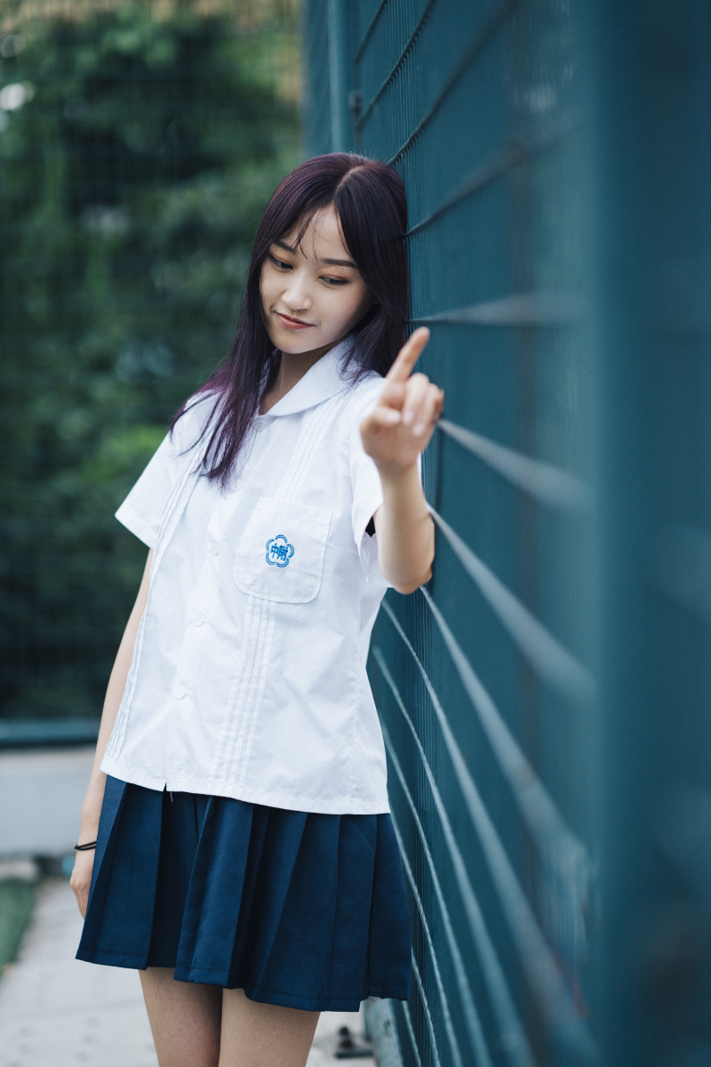 可爱的校服女生