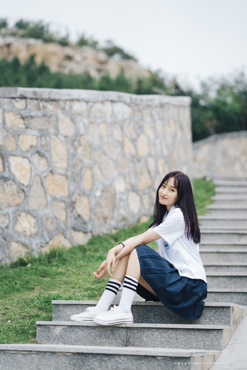 可爱的校服女生