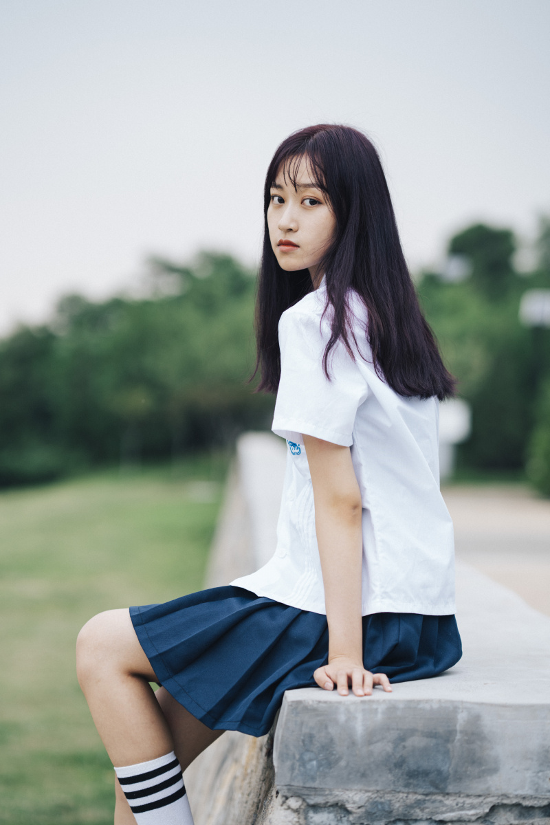 可爱的校服女生