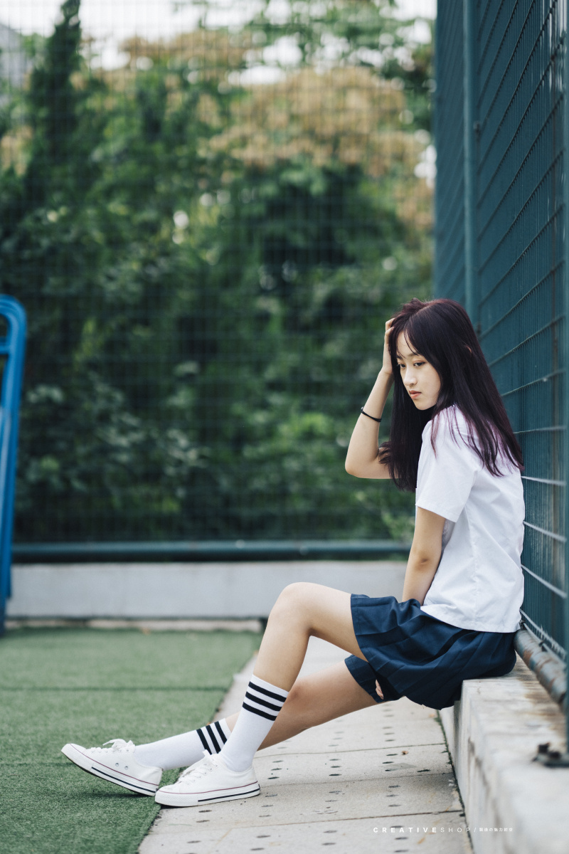 可爱的校服女生