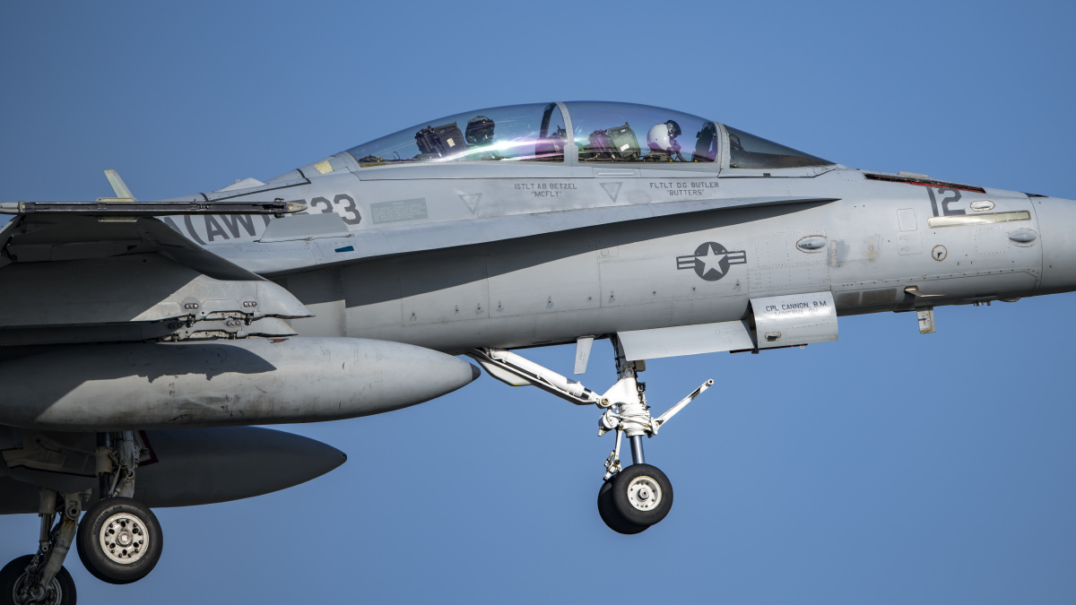 fa18d前机身细节特写