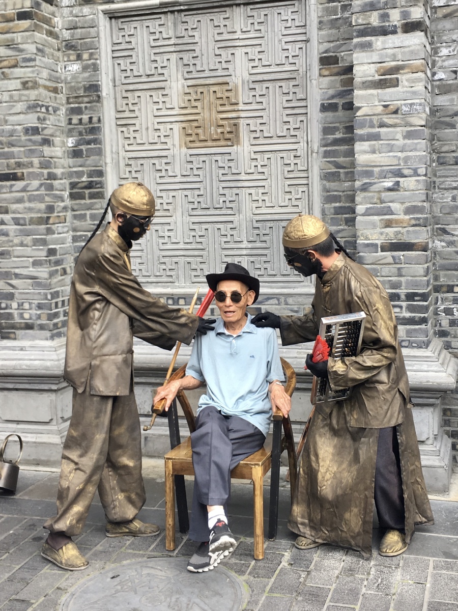 体验巴蜀的人文特色和民俗文化