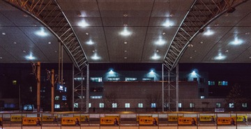 566742