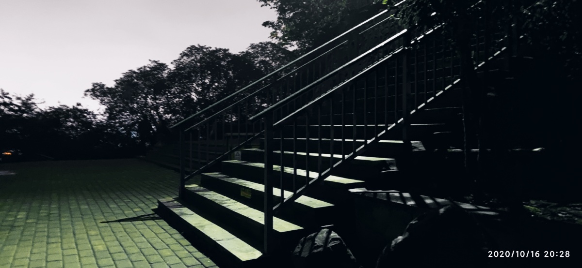 合肥大蜀山夜晚爬山用手机随便拍的