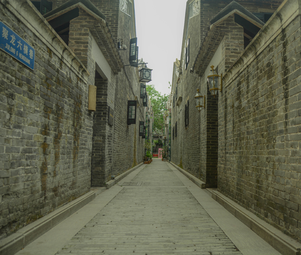 市井长巷聚拢来是烟火摊开来是人间