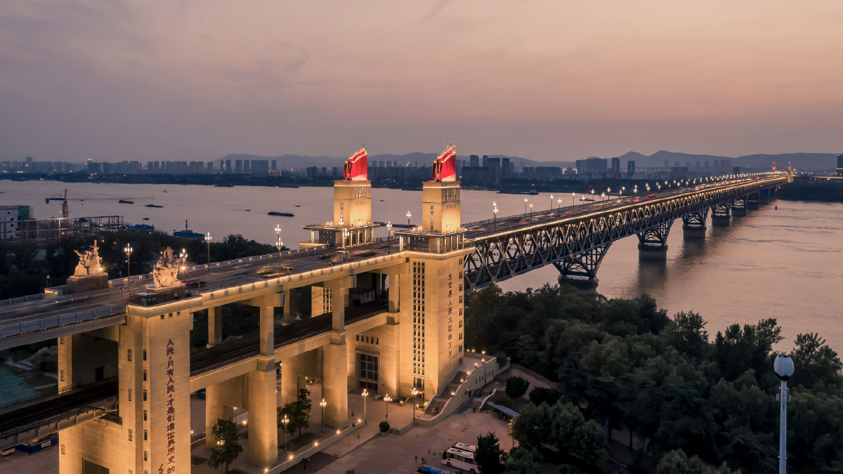 南京长江大桥焕新颜