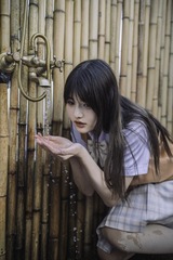 001