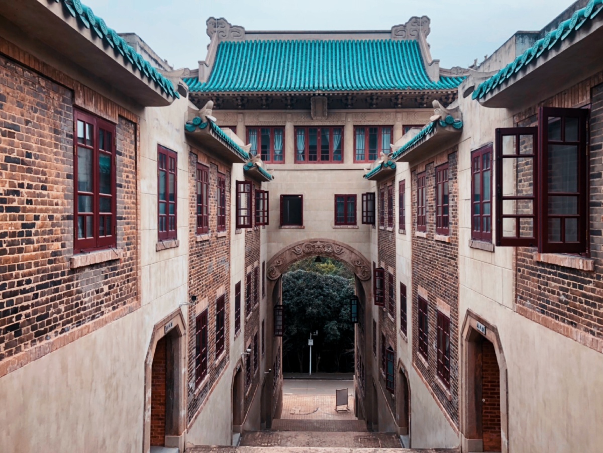 武汉大学校园樱花大道