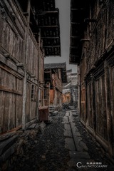 18552
