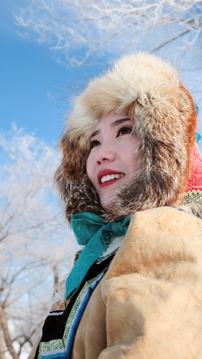 12月12日在锡林郭勒盟西乌珠穆沁旗牧区遇到了一位蒙古族女孩儿澈丽恒