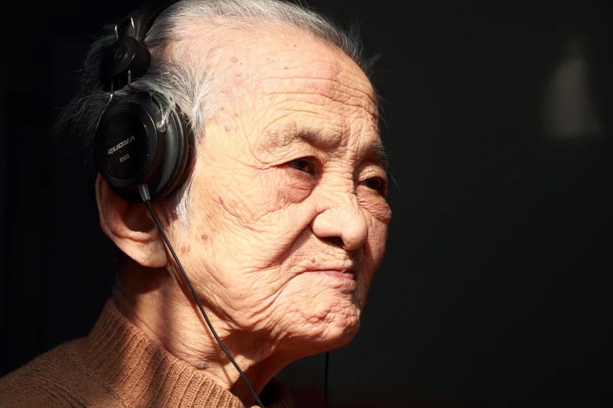 鲐背老人三年的变化