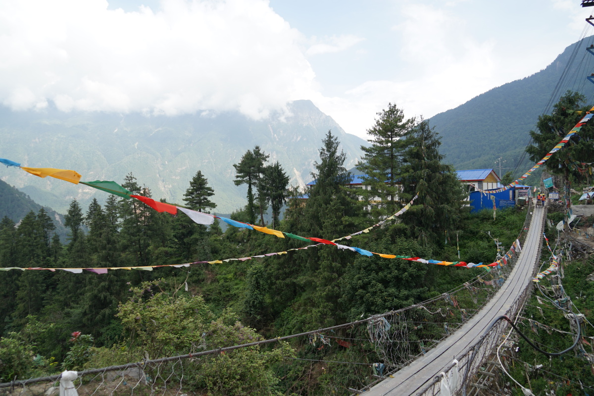 日喀则吉隆藏布大峡谷