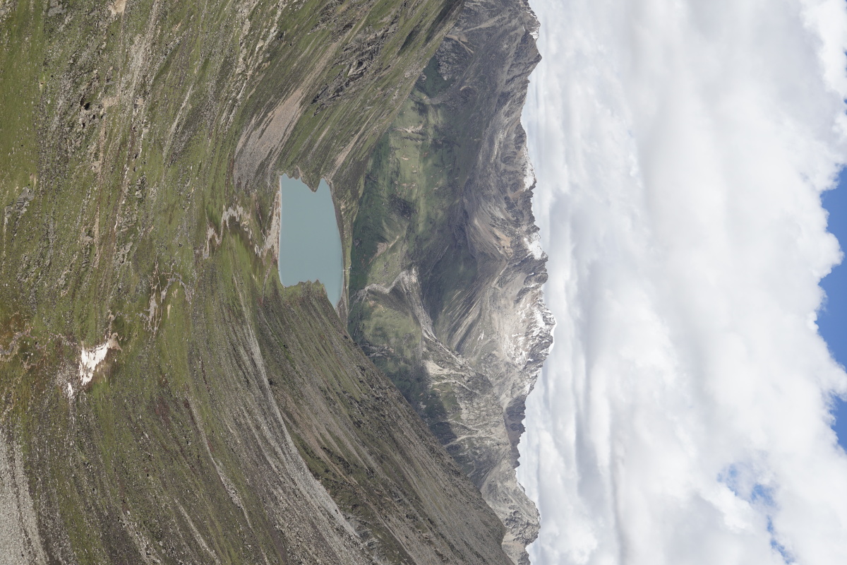 西藏山南拉姆拉错