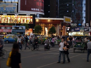 200082