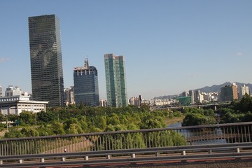 153601