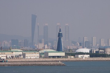 153390