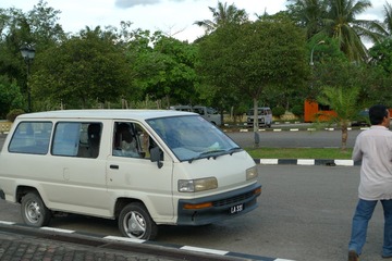 157423