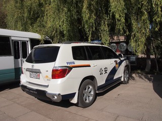 166891