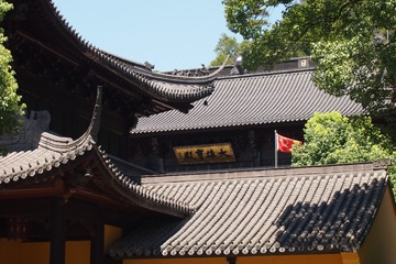 152053