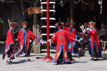 163109