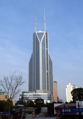 138446