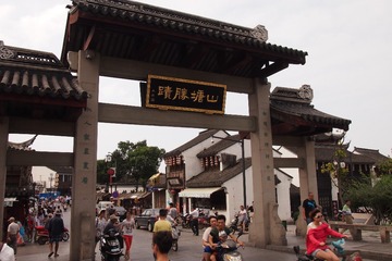154240