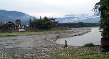 200100