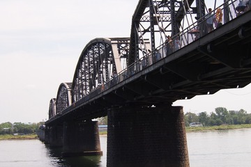 142063