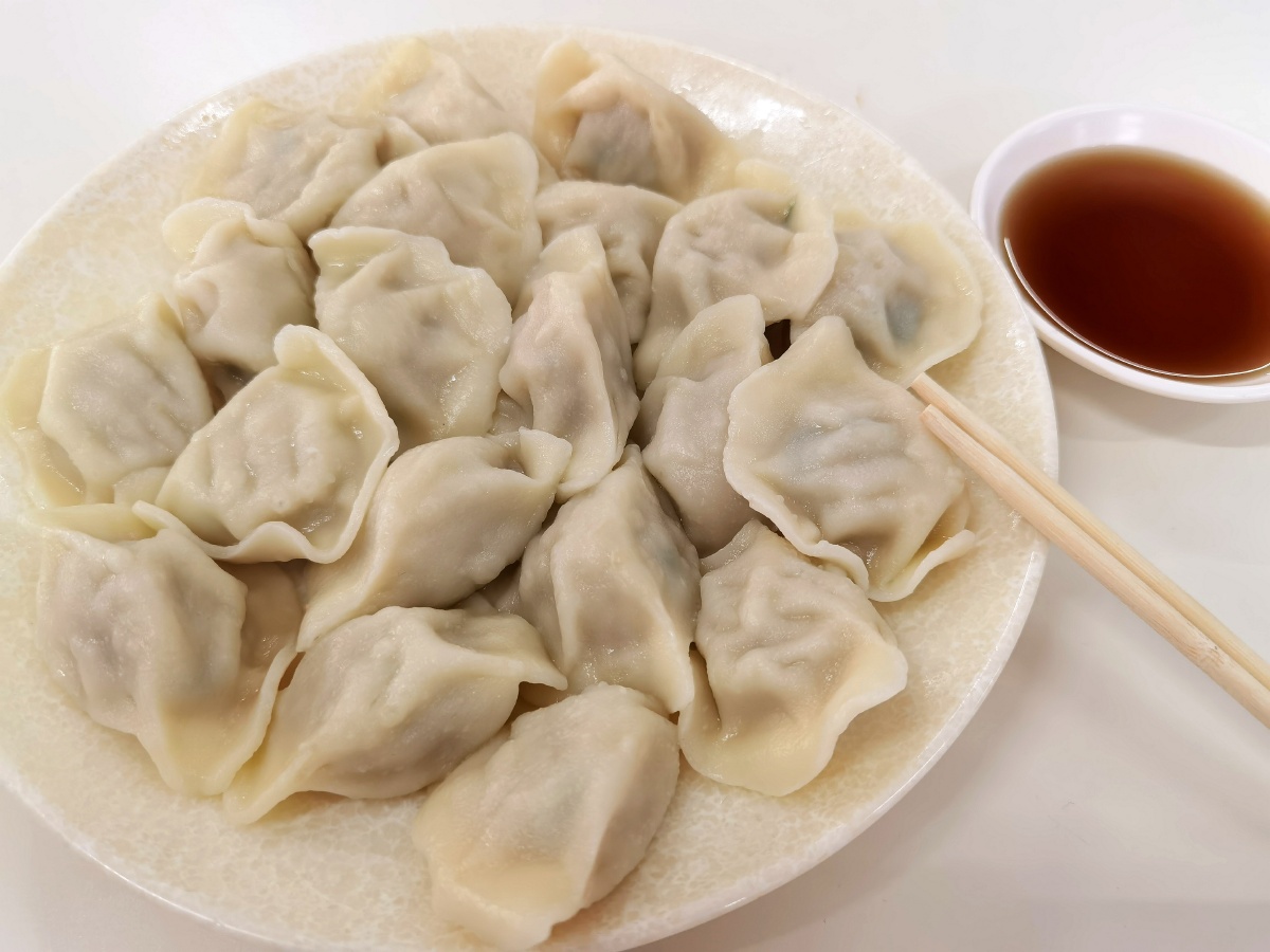 学校食堂酸菜馅饺子还阔以