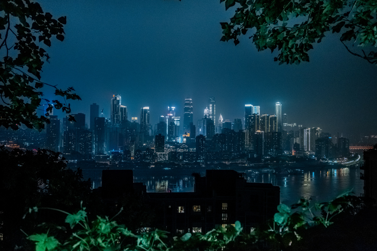 夜幕下的光影重庆还有长江国际