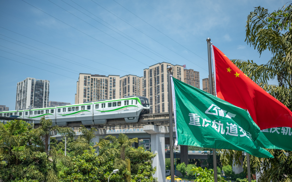 重庆二号线8节新车组 - 带你单眼看世界 - 图虫