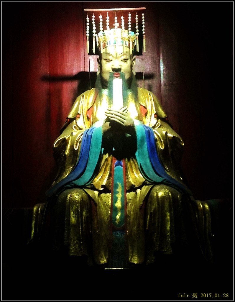 CDMH-12蜀汉五虎大将关羽:后世盛赞关羽为义薄云天的圣人,尊称他为关圣帝君,所以塑帝王像。商界把他视为武财神供奉。