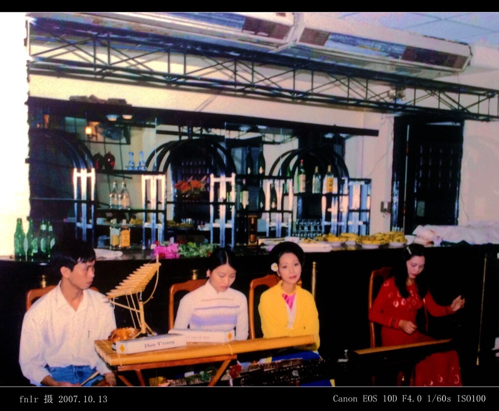 YNhn-35河内的民间艺术演出