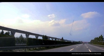 DQ-45成灌高速旁在建高铁