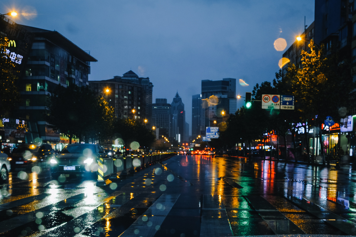 雨中城市