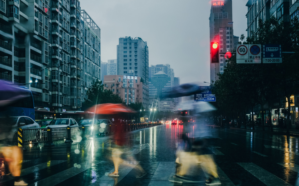 雨中城市