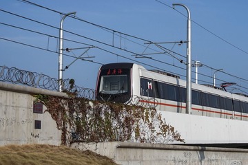 374292