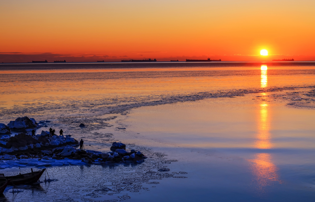 冬日海边日出