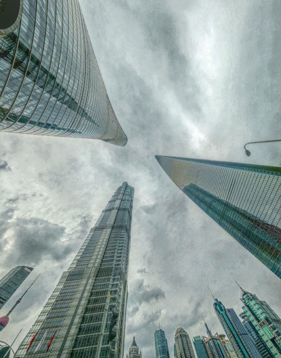 上海中心大厦手机仰拍