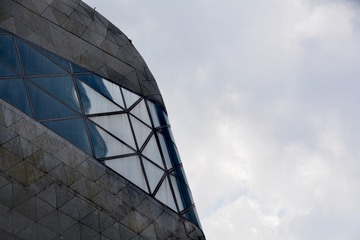 180230