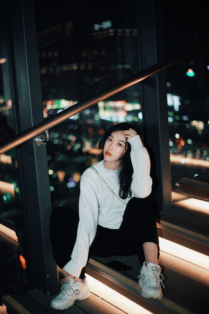 "夜晚三千星"一组夜景人像坐标东莞国贸观景台摄影:北江出镜:古老师