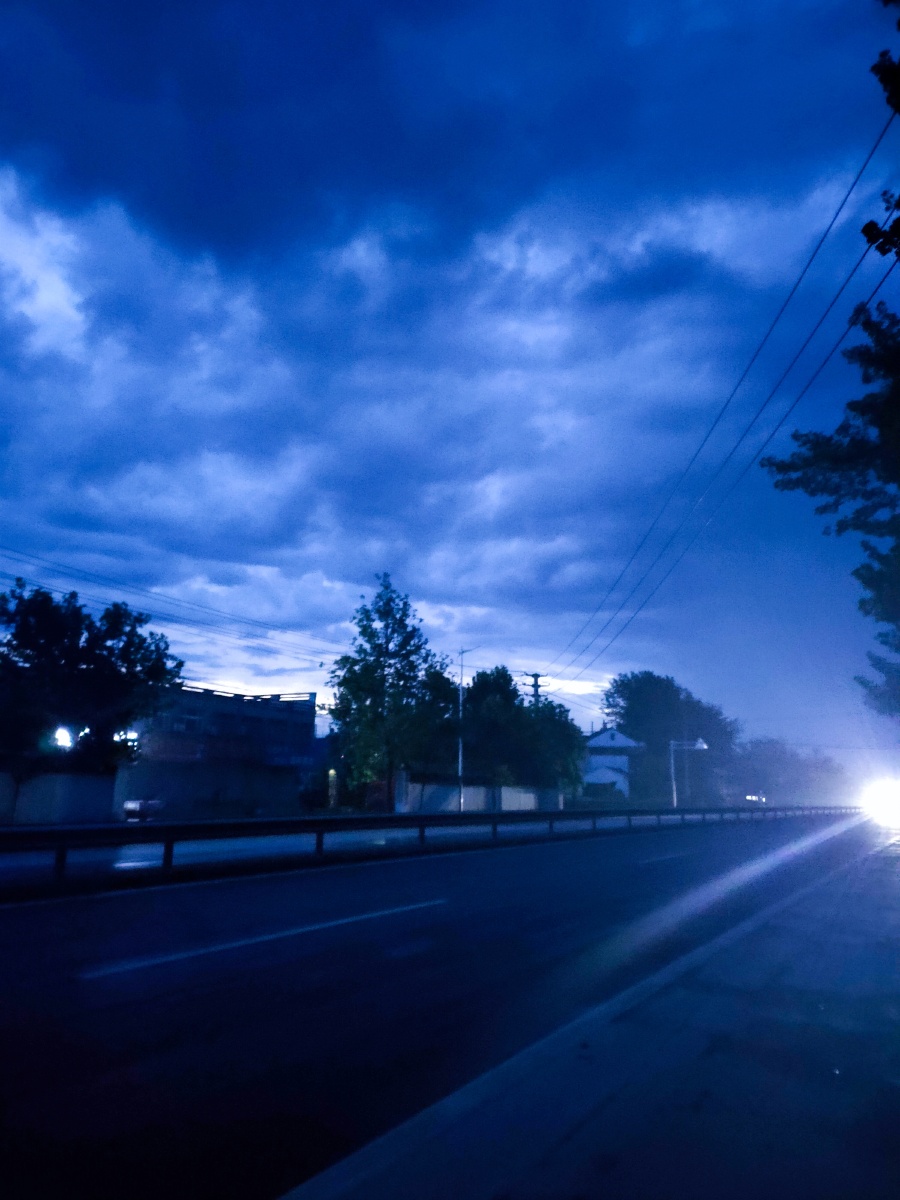 凌晨- 摄影师160319686942517 - 图虫