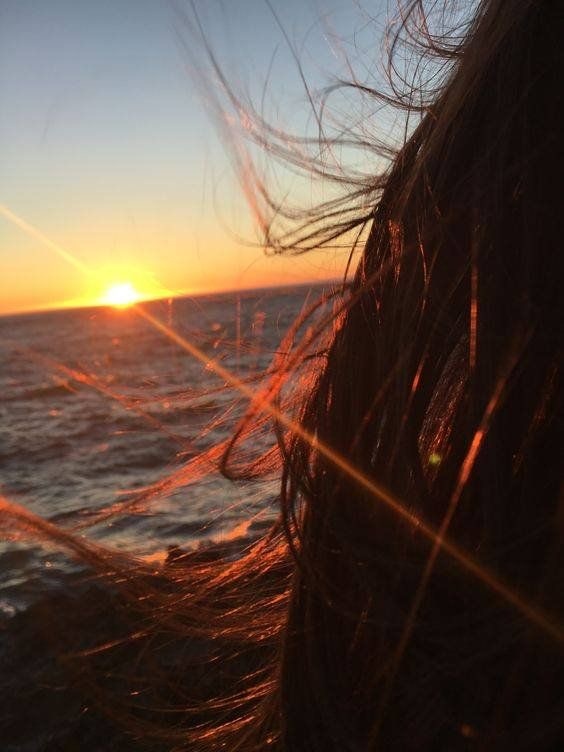 背影悄然远走回忆却上心头