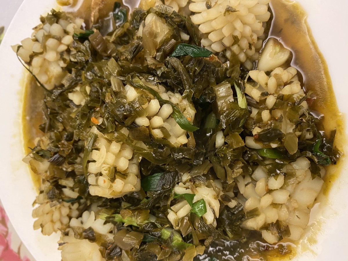 虾仁炒蛋和咸菜目鱼花