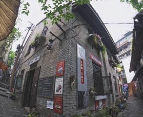 FB06EA32-873B-4C28-BC13-092F5FDFFDE0/L0/001